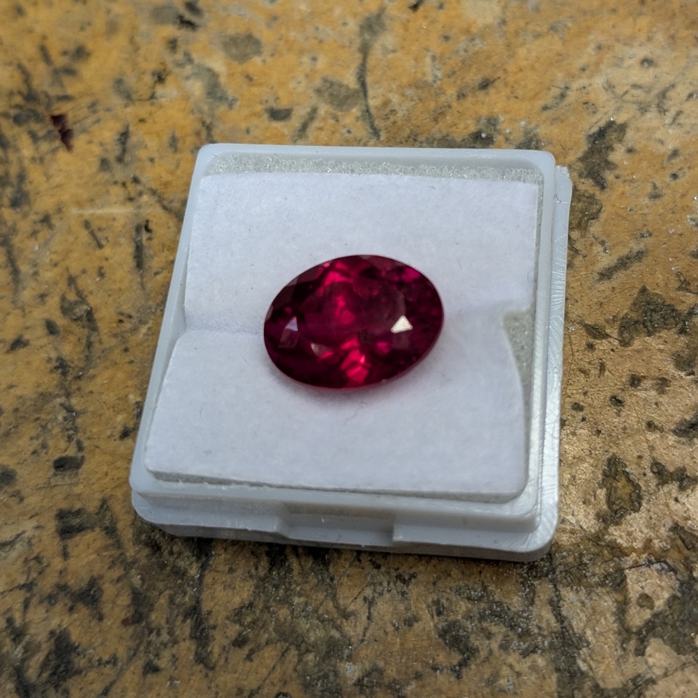 Loose Created Oval Ruby - Picture 2 of 3